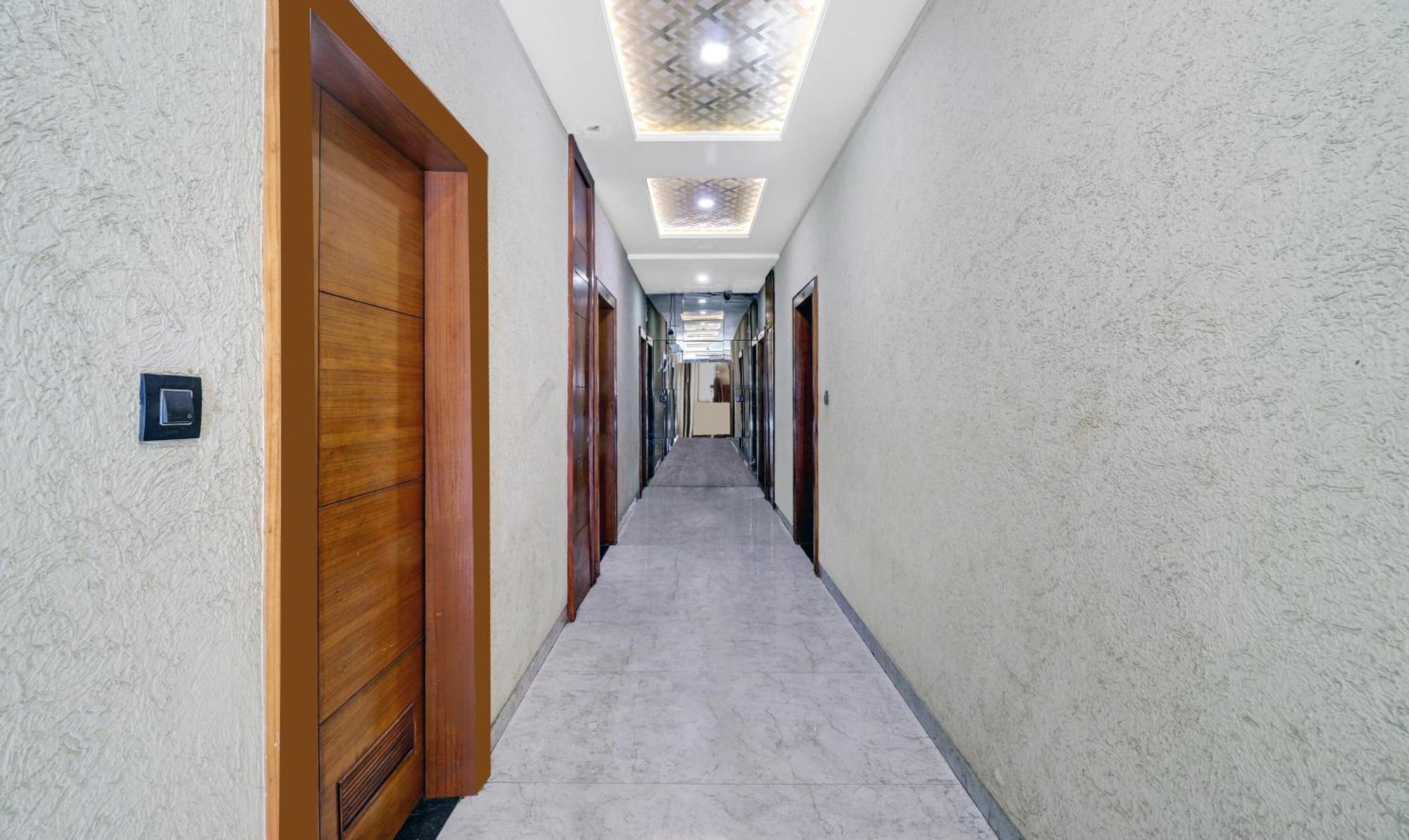 Itsy Hotels Anjali Mahal, 500 Mtrs From Mathura Railway Station Luaran gambar