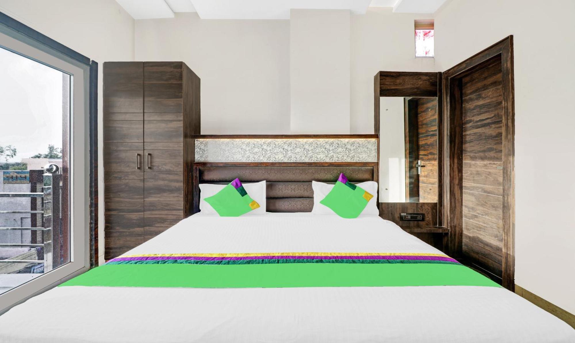 Itsy Hotels Anjali Mahal, 500 Mtrs From Mathura Railway Station Luaran gambar